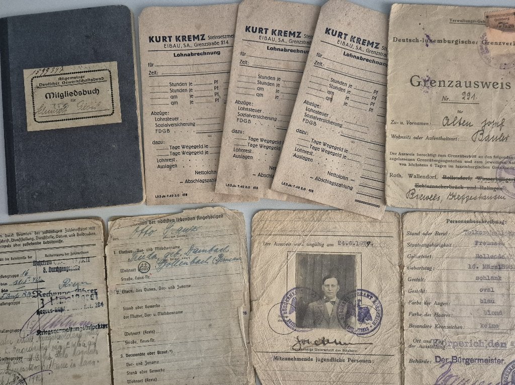 Diverse Duitse Documenten (Mitglied, Grenzausweis, Soldbuch), Verzamelen, Militaria | Tweede Wereldoorlog, Verzenden, Nederland