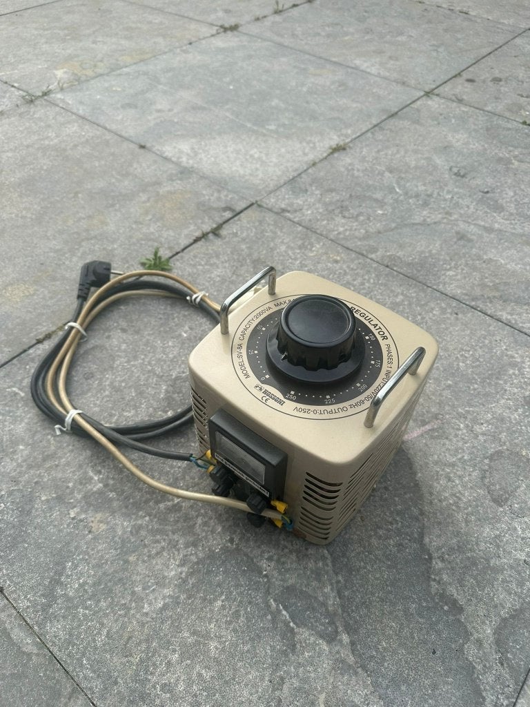 Hossoni Voltregelaar / Variac – 2000VA (8 Ampère), Ophalen, Gebruikt
