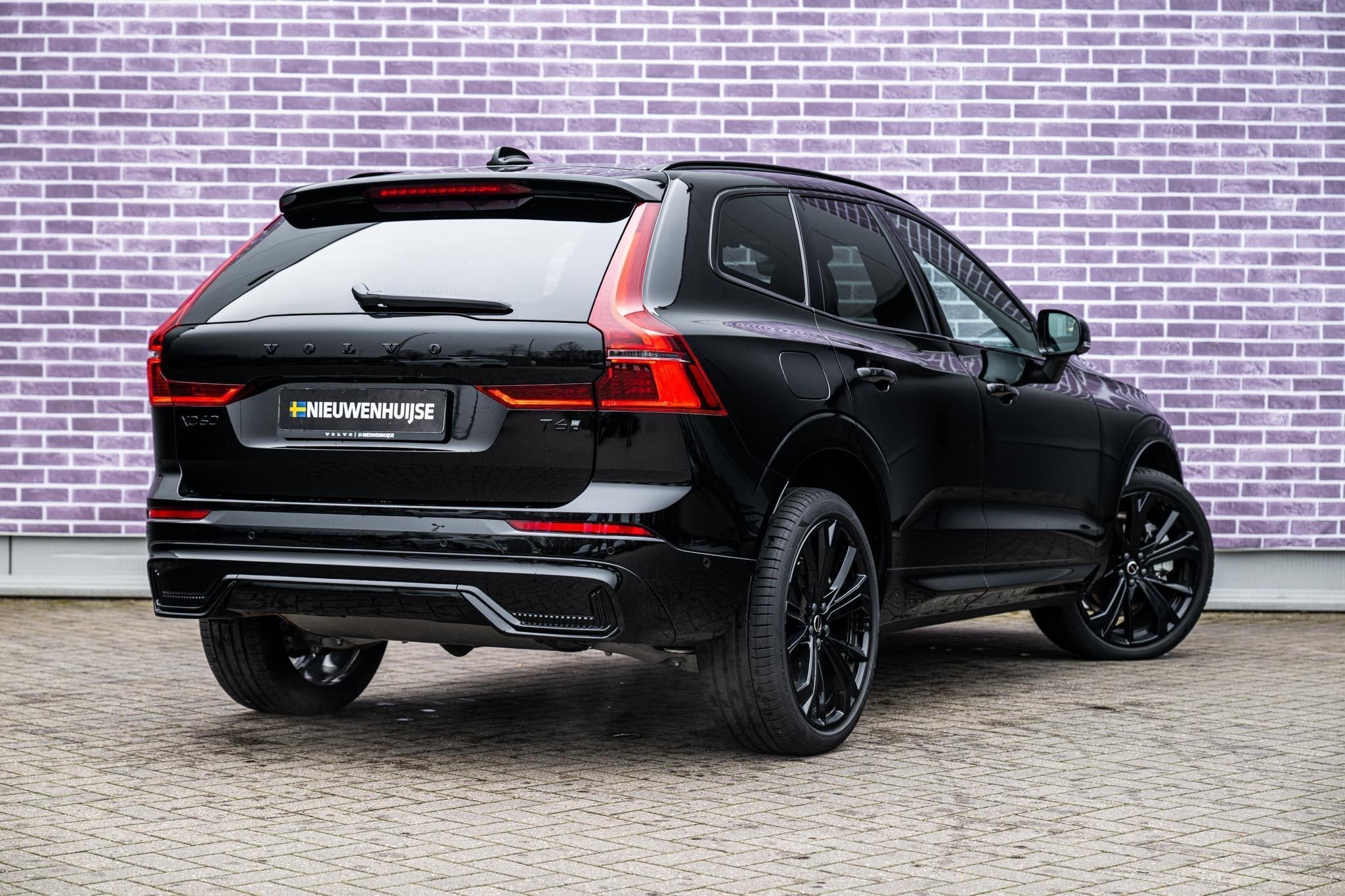 Volvo XC60 2.0 T6 Plug-in hybrid AWD Ultra Black Edition | F, Automaat, 12 maanden, Gebruikt, Euro 6