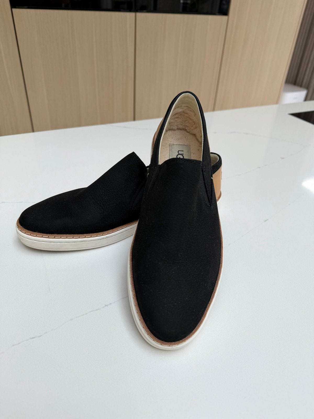 UGG Addley Loafers Maat 41 - Perfecte Staat, Ophalen of Verzenden, Zo goed als nieuw, Instappers, Zwart