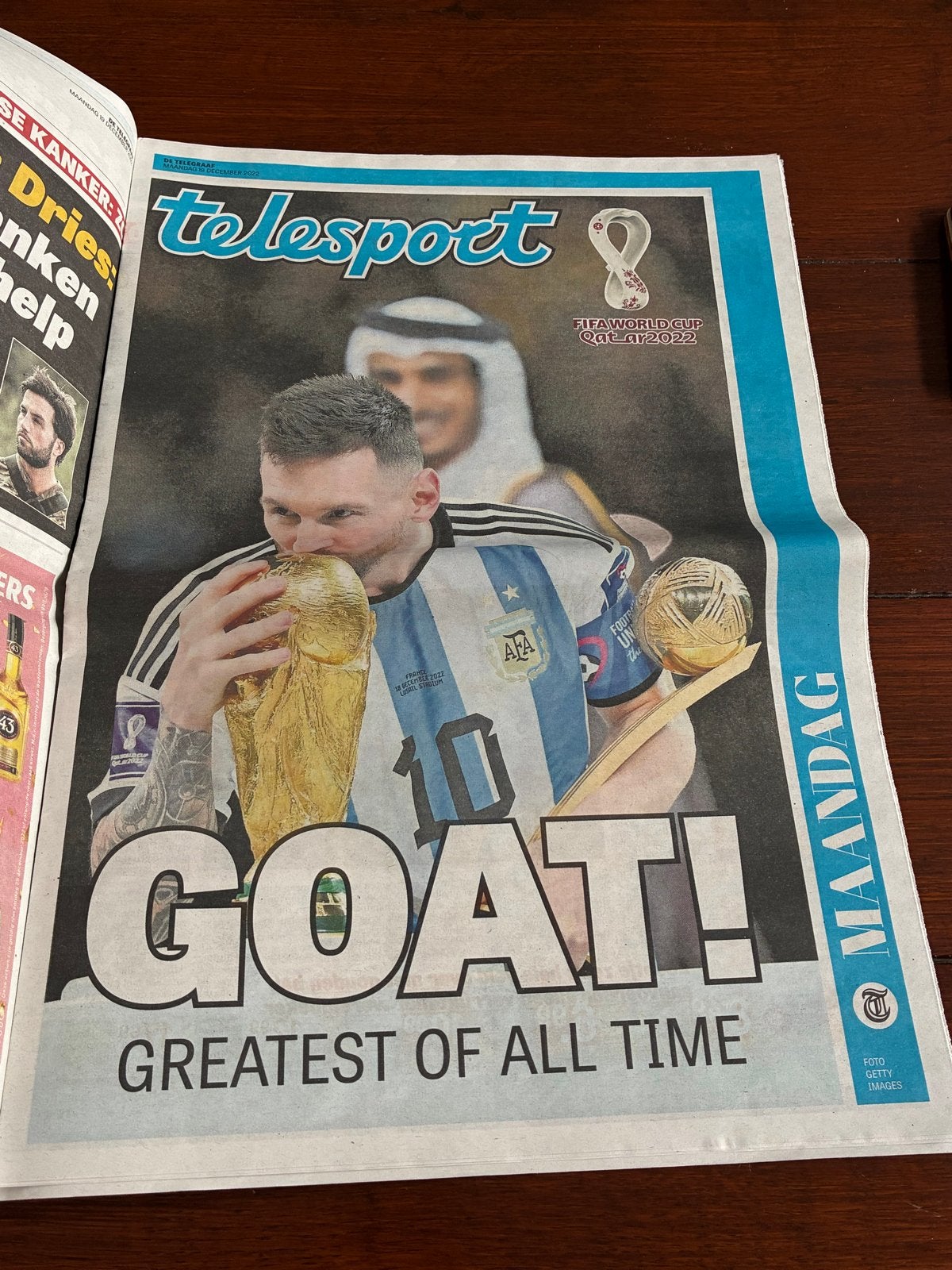 Ongelezen Telegraaf - Messi WK 2022 Kampioen - Collector's I, Ophalen of Verzenden, Zo goed als nieuw, Krant