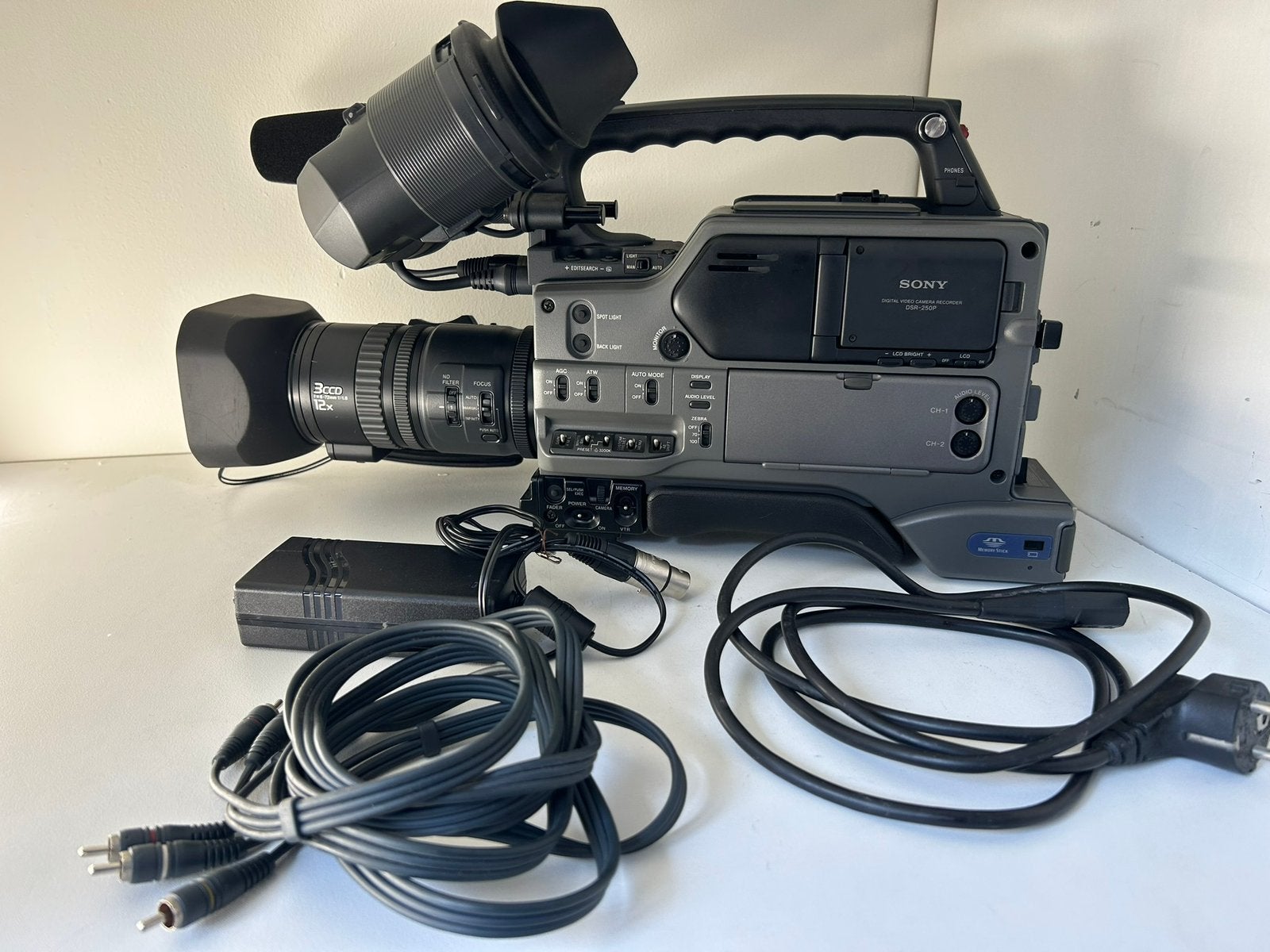 Sony DSR-250 professionele DVCAM camcorder, Ophalen of Verzenden, Zo goed als nieuw, Video