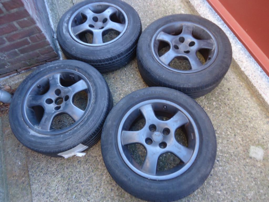 TE KOOP SPORT VELEG MET ZOMER BANDEN 4X100 STEEK, Auto-onderdelen, Banden en Velgen, Ophalen, Gebruikt, 15 inch, Banden en Velgen