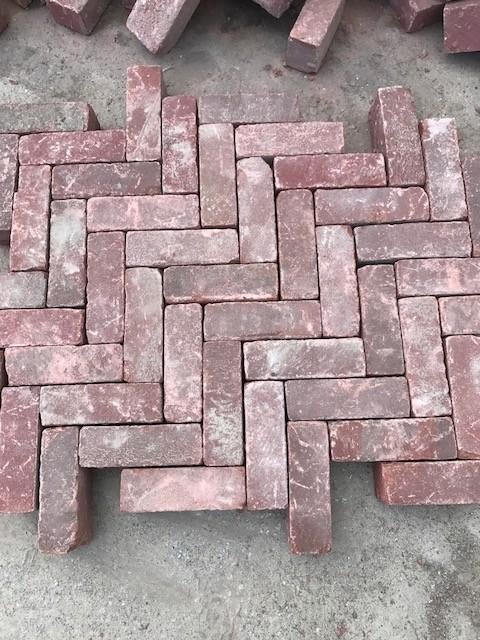 ZGAN hard gebakken dikformaat klinkers rood/paars op pallet, Keramiek, Klinkers, DeStenenMan, Zo goed als nieuw