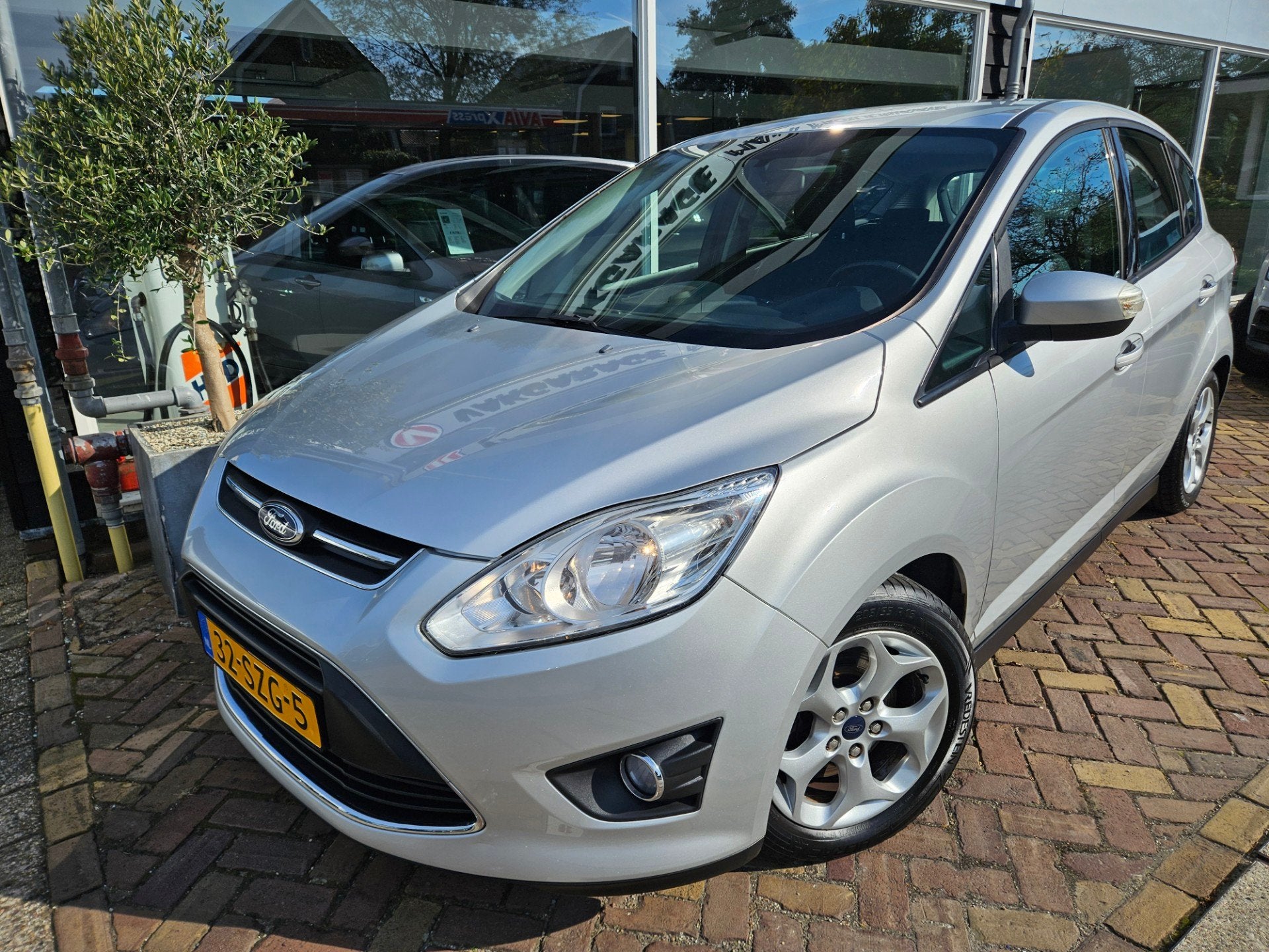 Ford C-Max 1.6 EcoBoost Trendnette auto,trekhaak,sterke moto, Voorwielaandrijving, Navigatiesysteem, Gebruikt, 4 cilinders