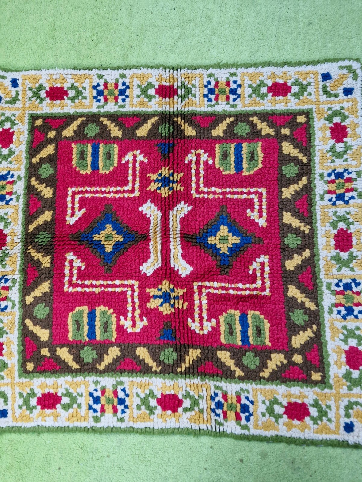 Handgemaakt wollen kleed 73x77 cm, Huis en Inrichting, Gebruikt, Vierkant, Geel, 50 tot 100 cm