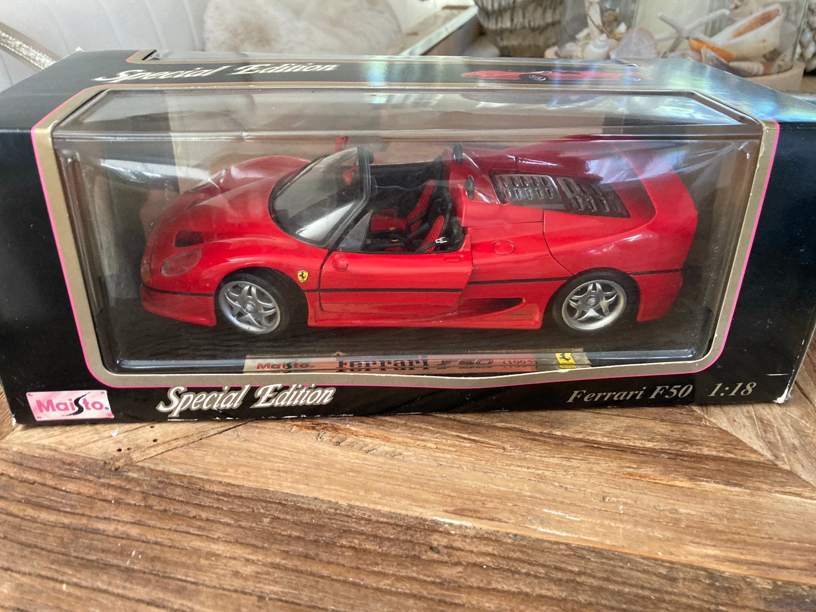 Maisto Ferrari F50 (1995) Special Edition 1:18, Ophalen of Verzenden, Zo goed als nieuw, Auto, Maisto
