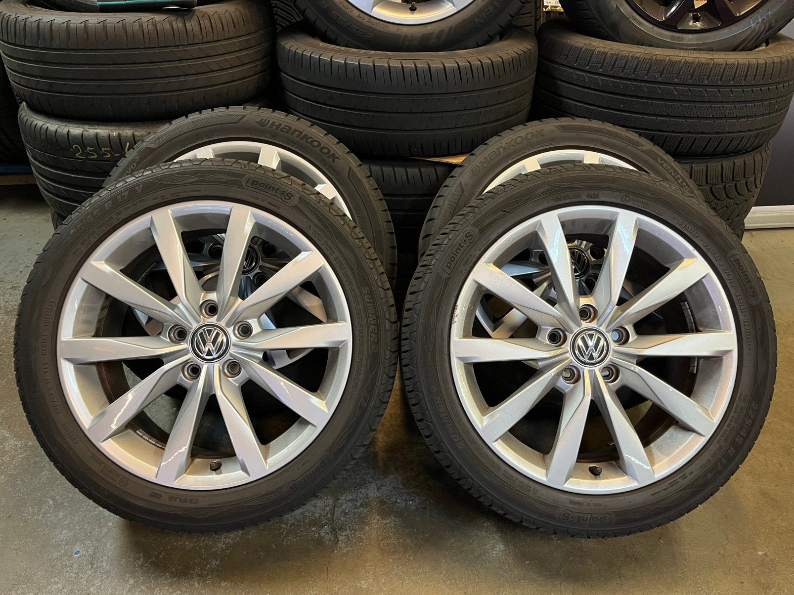 ORIGINELE VOLKSWAGEN VELGEN + BANDEN 5X112 / 17 INCH NETJES, Auto-onderdelen, Banden en Velgen, Ophalen, Banden en Velgen, 17 inch