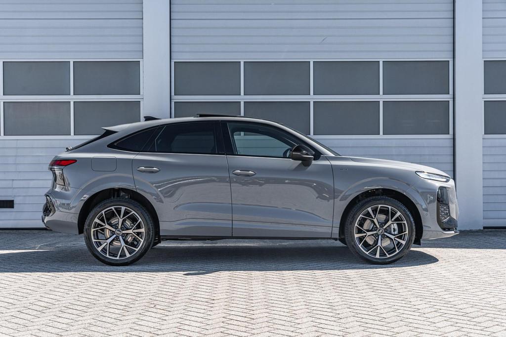 Audi Q3 Sportback 1.5 e-hybrid 272pk S edition Audi exclusiv, Auto's, Audi, 12 maanden, 1800 kg, 1498 cc, 4 cilinders