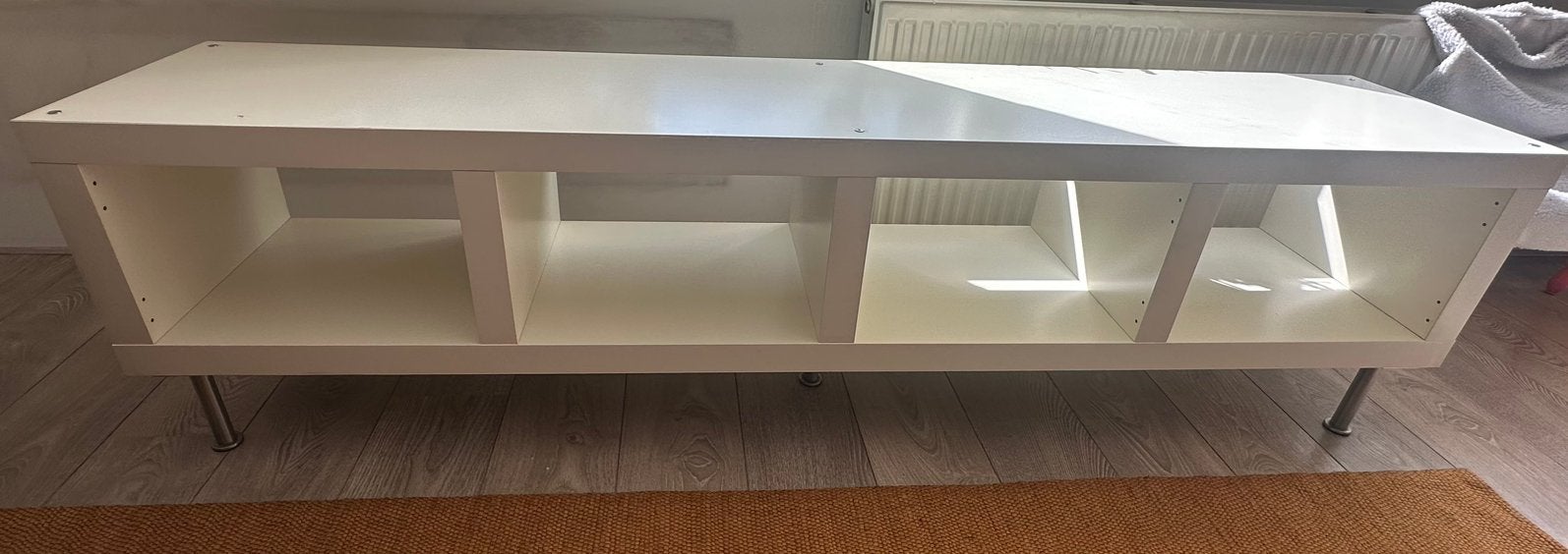 Ikea Kallax kast wit 4 vakken op silveren poten, Ophalen, Gebruikt, 50 tot 100 cm, 150 tot 200 cm