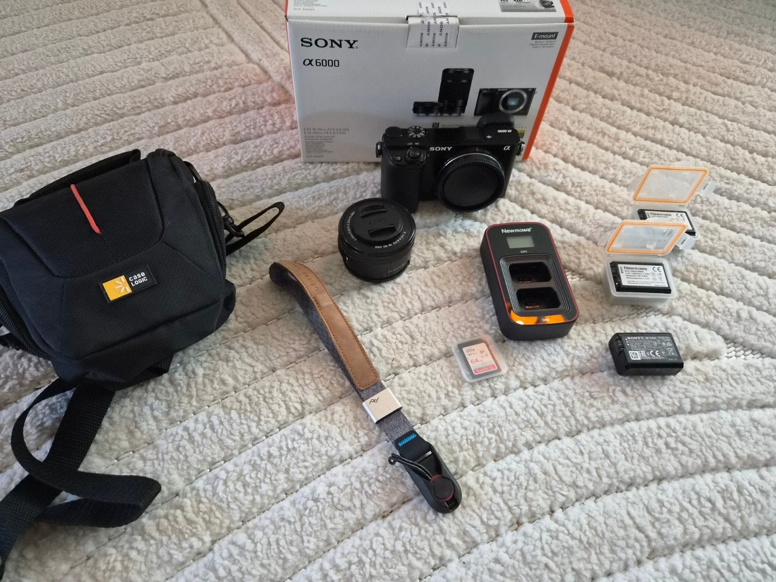 Sony A6000 + 16-50mm OSS + accessoires | 11.482 clicks, Audio, Tv en Foto, Fotocamera's Digitaal, Ophalen of Verzenden, Zo goed als nieuw