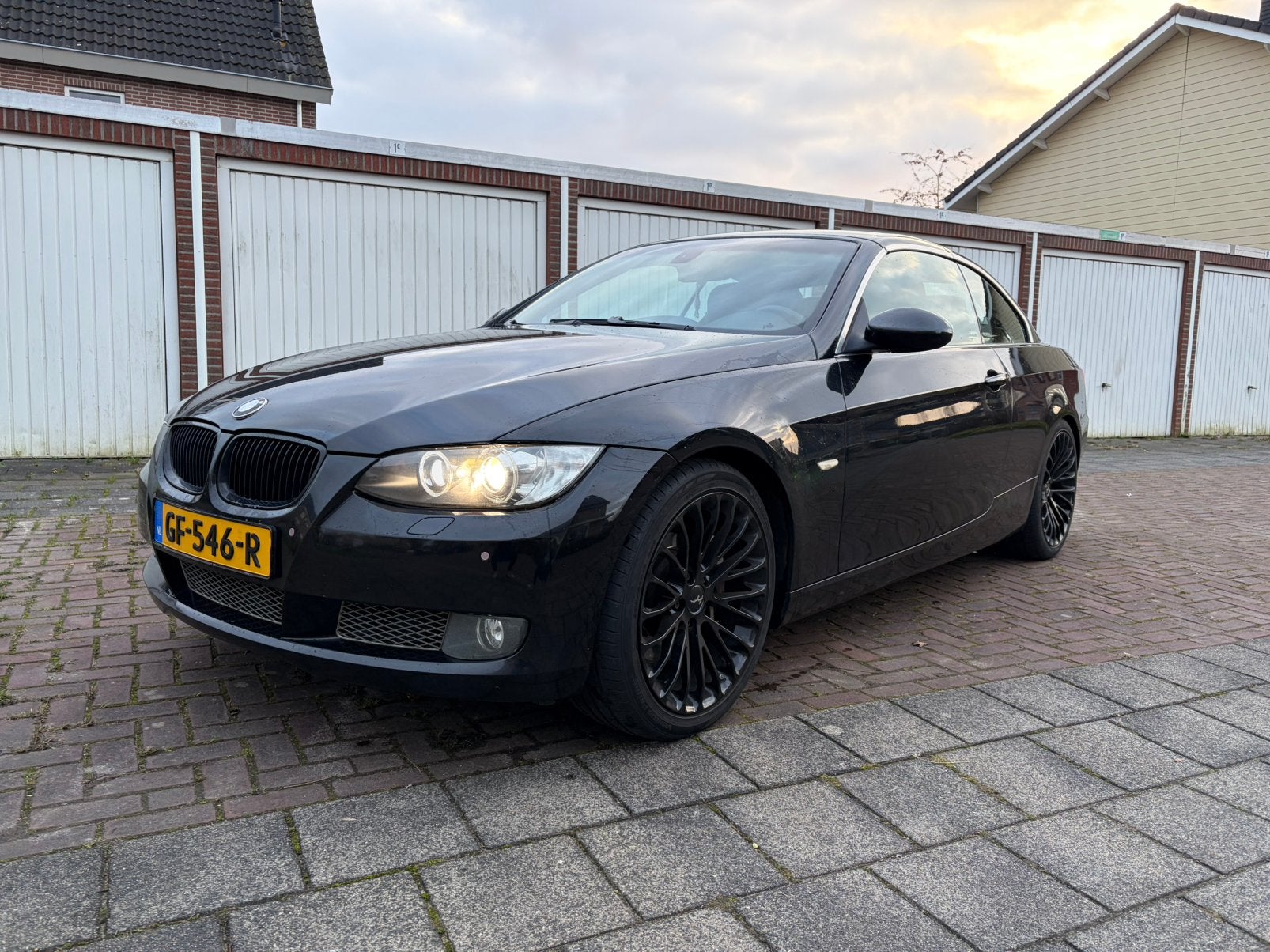 BMW 335i M-Pak Cabrio Aut YTMR Zwart +400PK Dct Brey CC APK!, Auto's, Automaat, Achterwielaandrijving, Zwart, Cabriolet