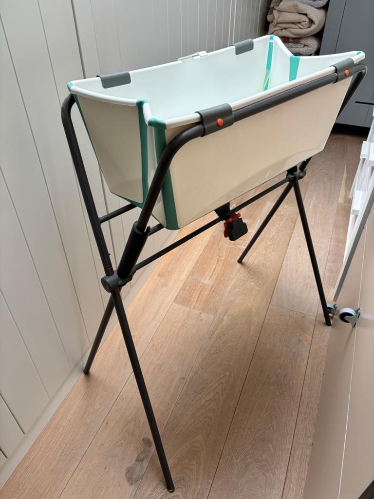 Stokke flexibath opvouwbaar baby badje met standaard, Kinderen en Baby's, Badjes en Verzorging, Gebruikt, Badje, Standaard, Ophalen