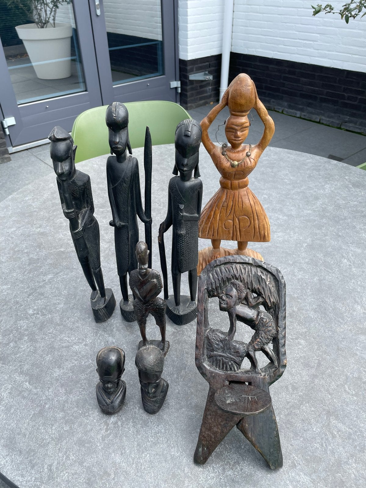 Set van 8 Afrikaanse houten beelden en bustes, Ophalen, Handgemaakt, 20 - 50 cm, Beeld
