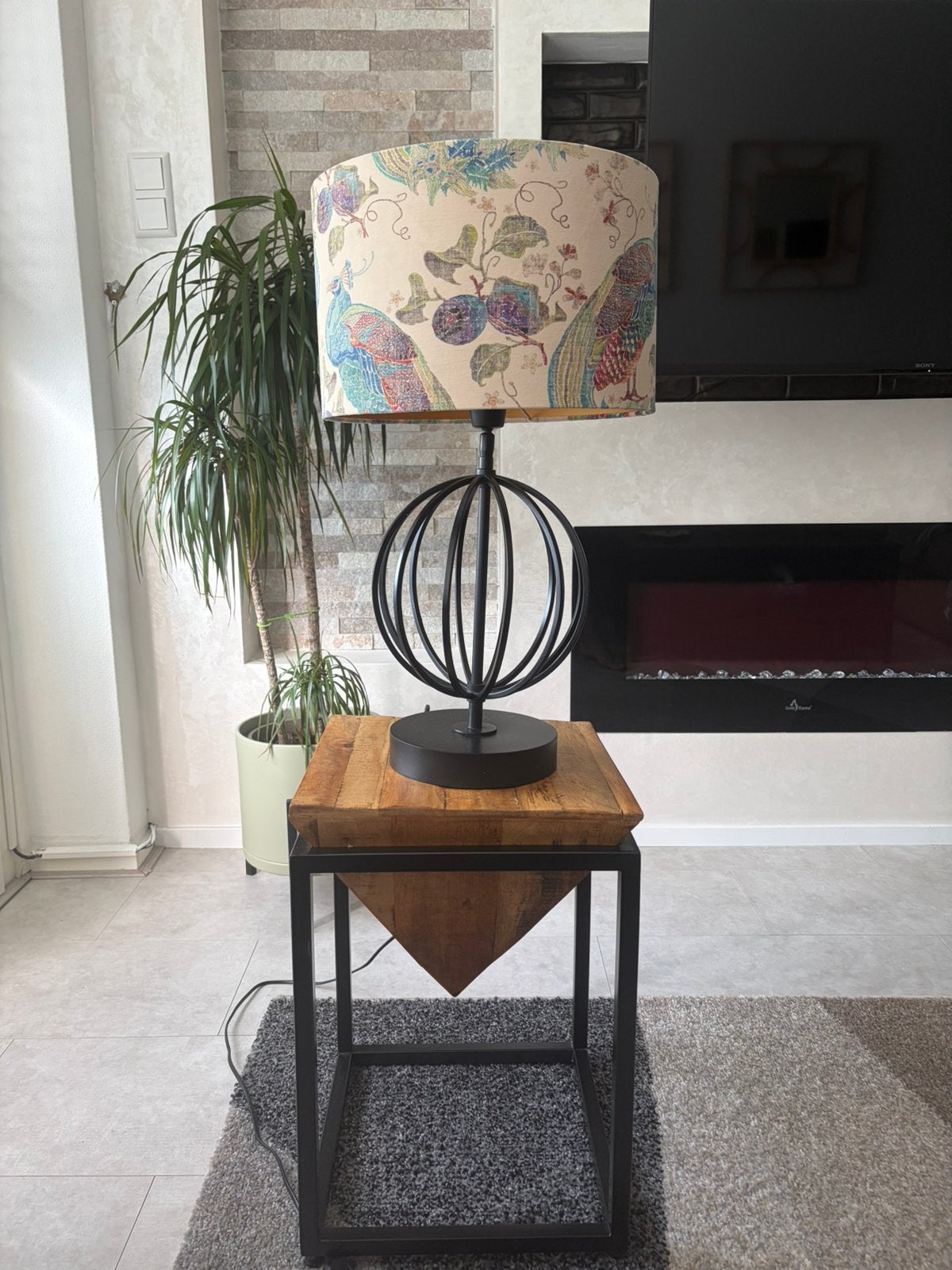 Tafel lamp en diamond shape bijzettafel te koop, Huis en Inrichting, Ophalen, Zo goed als nieuw
