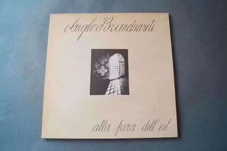 LP Angelo Branduardi – Alla Fiera Dell'Est 26 394 XOT Vinyl, Cd's en Dvd's, Vinyl | Rock, LP, Ophalen of Verzenden, Zo goed als nieuw