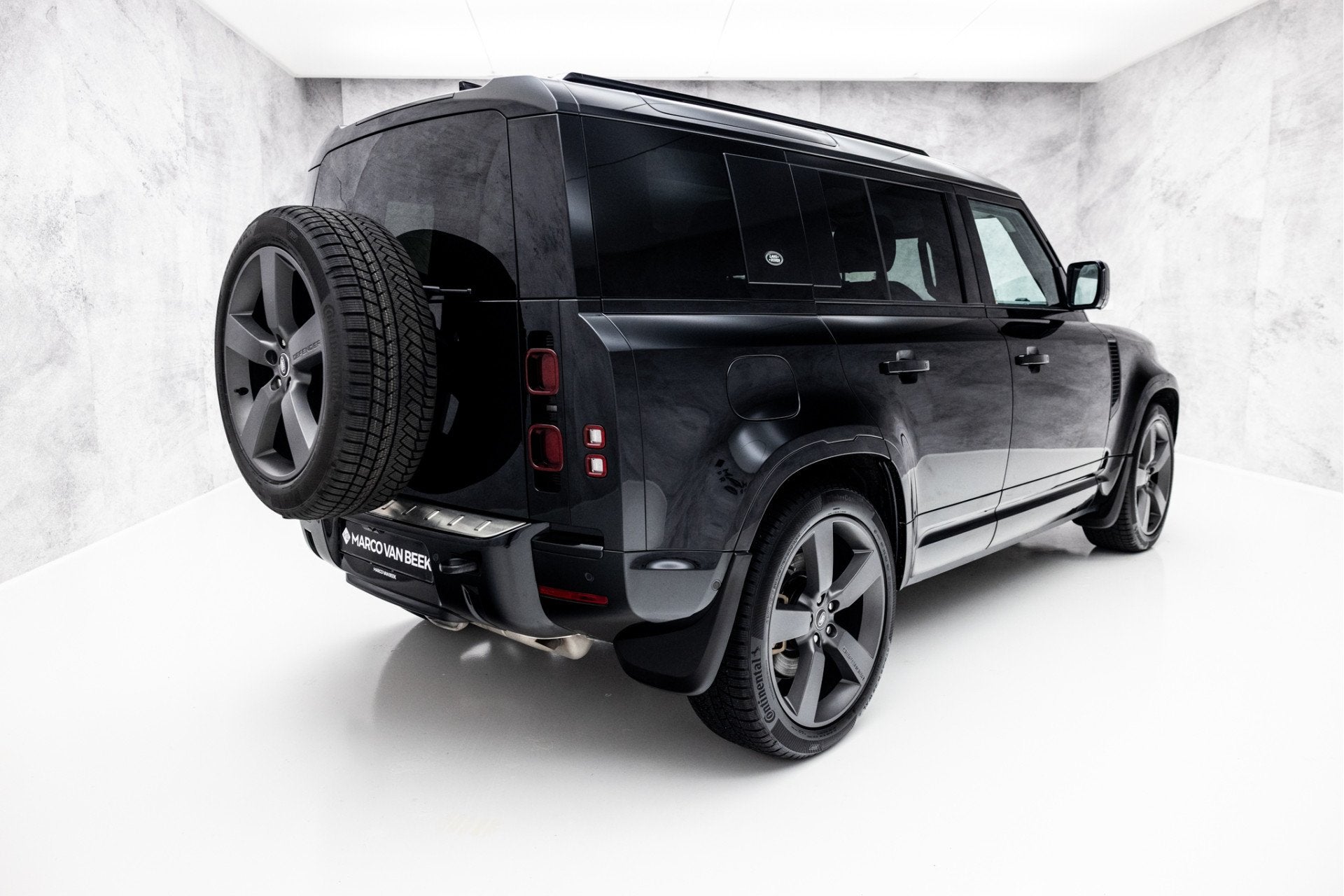 Land Rover Defender 110 2.0 P400e 110 XS Edition | Pano | 22, Automaat, 404 pk, Gebruikt, 4 cilinders