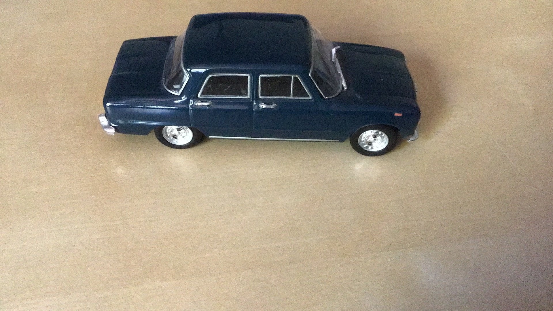 ALFA ROMEO GIULIA GLOEDNIEUW BEROEMD MODEL UIT ITALIË NOREV, Hobby en Vrije tijd, Ophalen of Verzenden, Zo goed als nieuw, Auto
