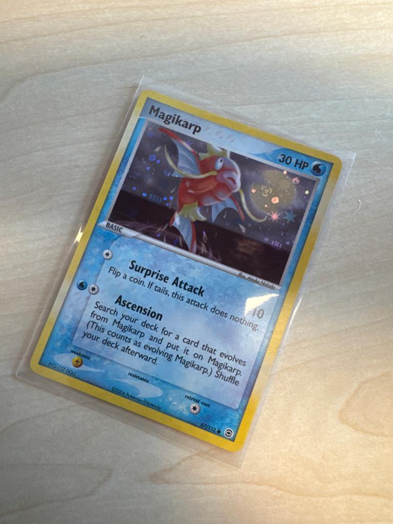 Magikarp 67/112 Holo 2004 - Near Mint/Mint Conditie, Ophalen of Verzenden, Zo goed als nieuw, Losse kaart, Foil
