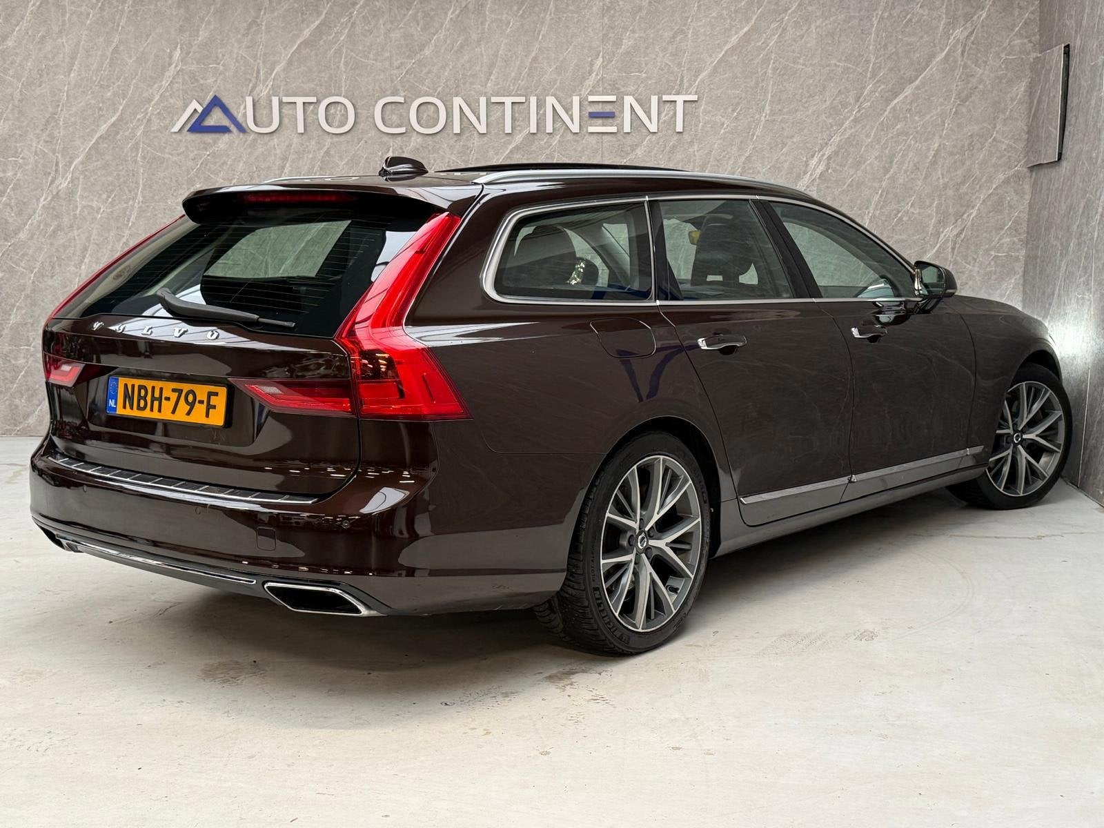Volvo V90 2.0 T8 AWD Inscription / Full Option / Panorama, Automaat, Euro 6, 4 cilinders, 320 pk