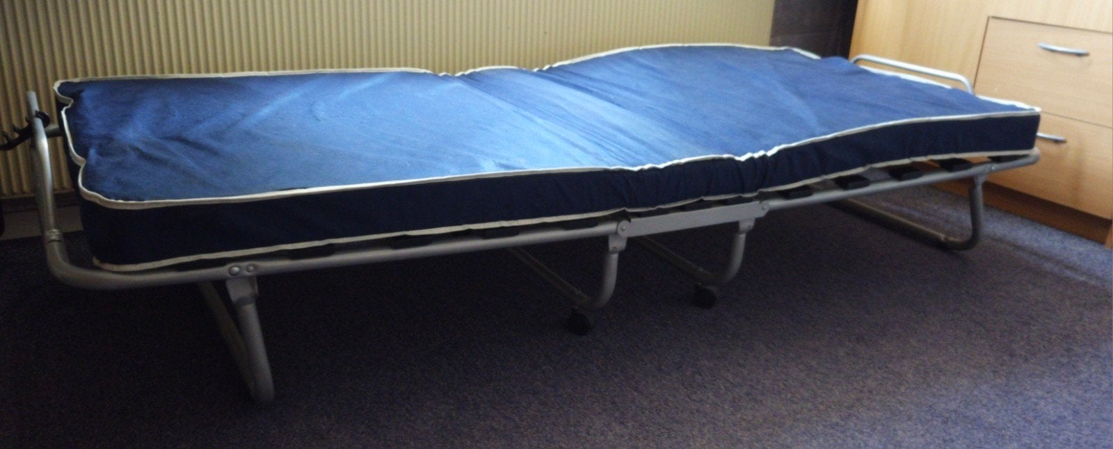 Opvouwbaar logeerbed met lattenbodem en matras, Ophalen of Verzenden, Gebruikt
