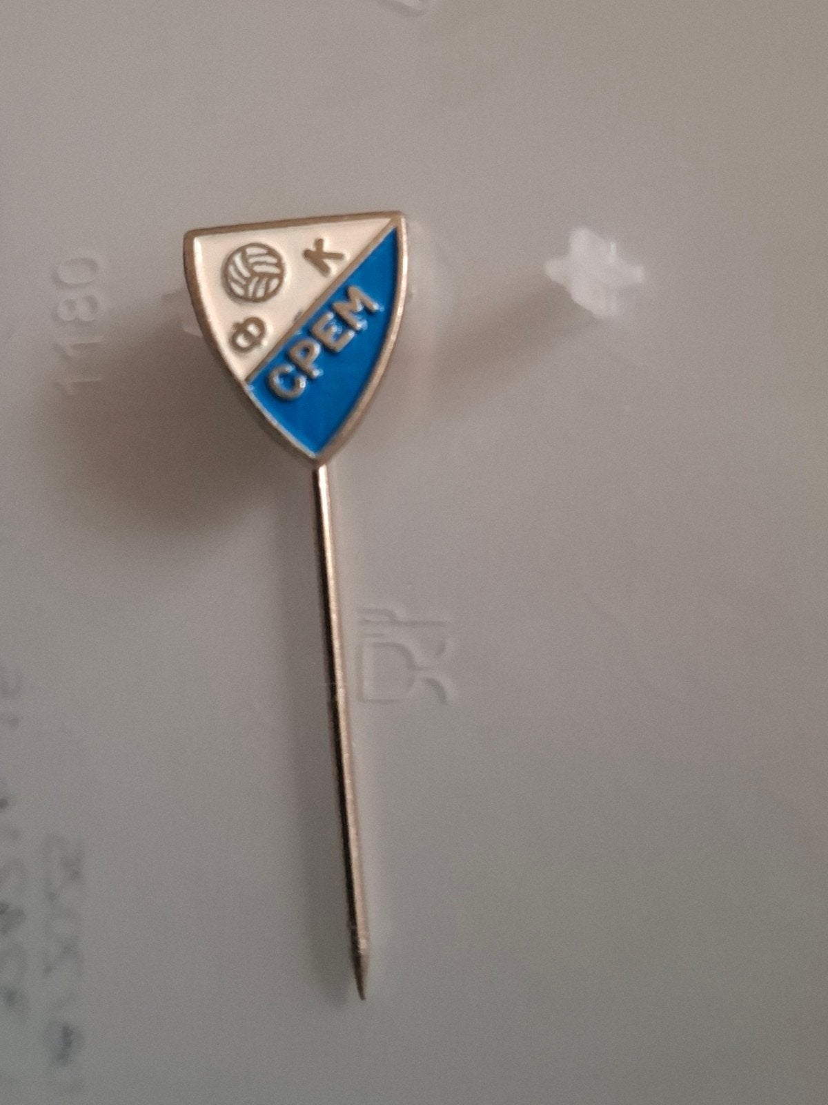 Speldje FK Srem, Ophalen of Verzenden, Zo goed als nieuw, Sport, Speldje of Pin