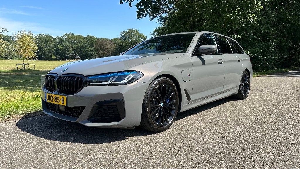 BMW 530e 2022 BERNINA, MASSAGE, INTEGRAL, NAPPA, COMFORT, Auto's, Automaat, 1998 cc, 1935 kg, 2000 kg
