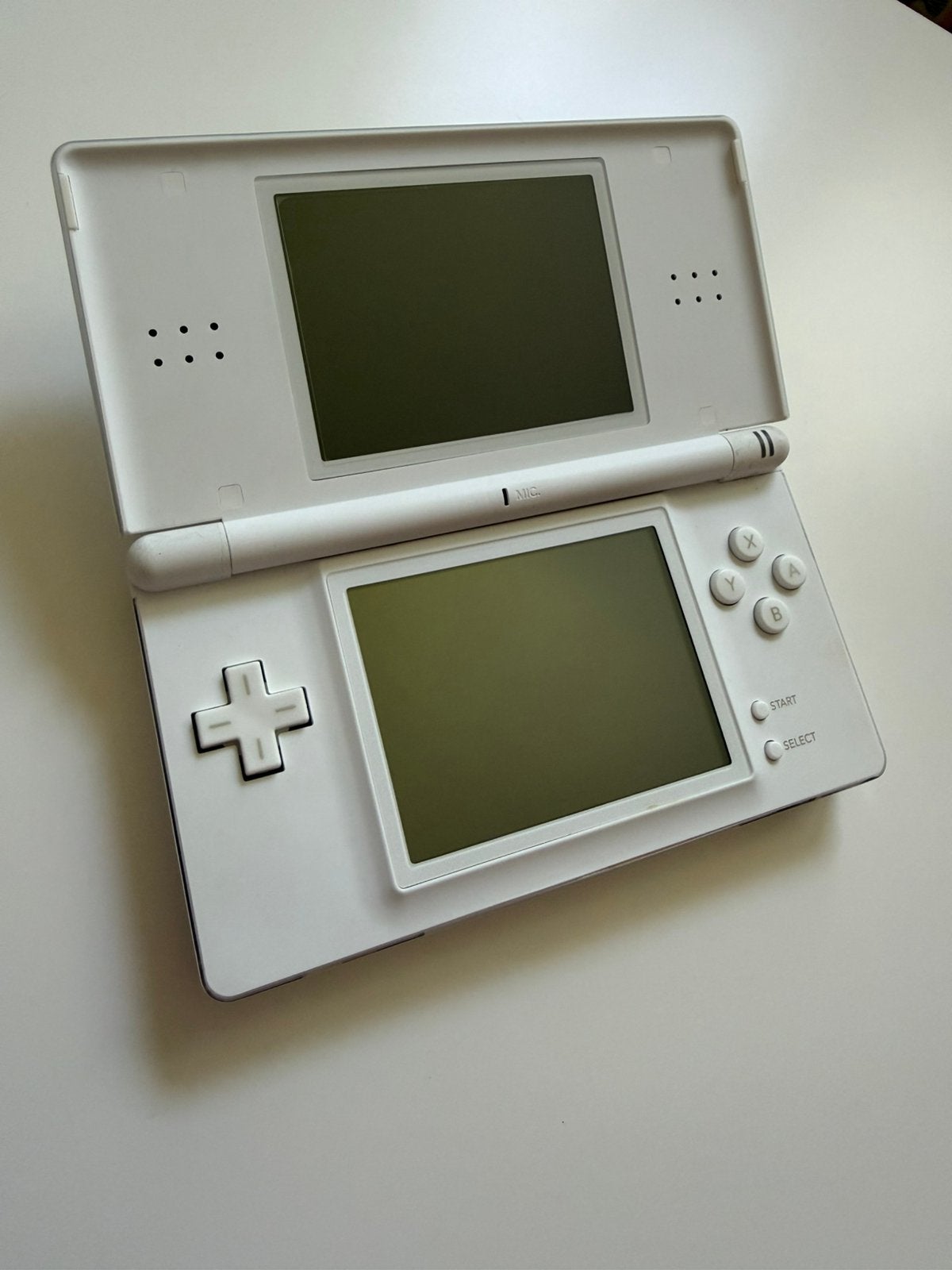 Witte nintendo ds met oplader, Spelcomputers en Games, Verzenden, Gebruikt, Wit