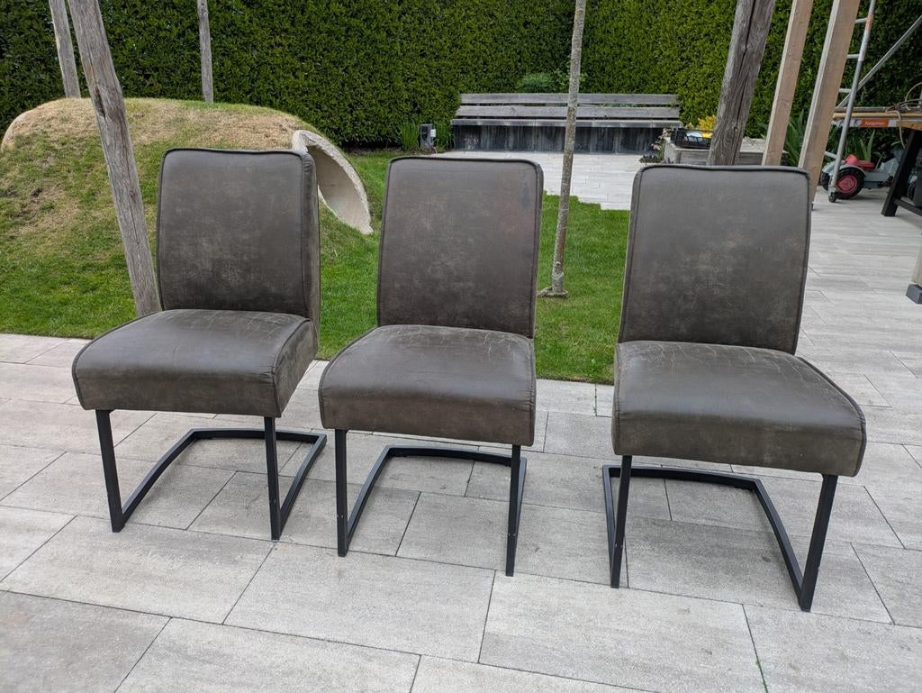 3 stoere, robuuste, industriële eetkamerstoelen, kleur bruin, Huis en Inrichting, Stoelen, Ophalen, Gebruikt, Bruin, Vier
