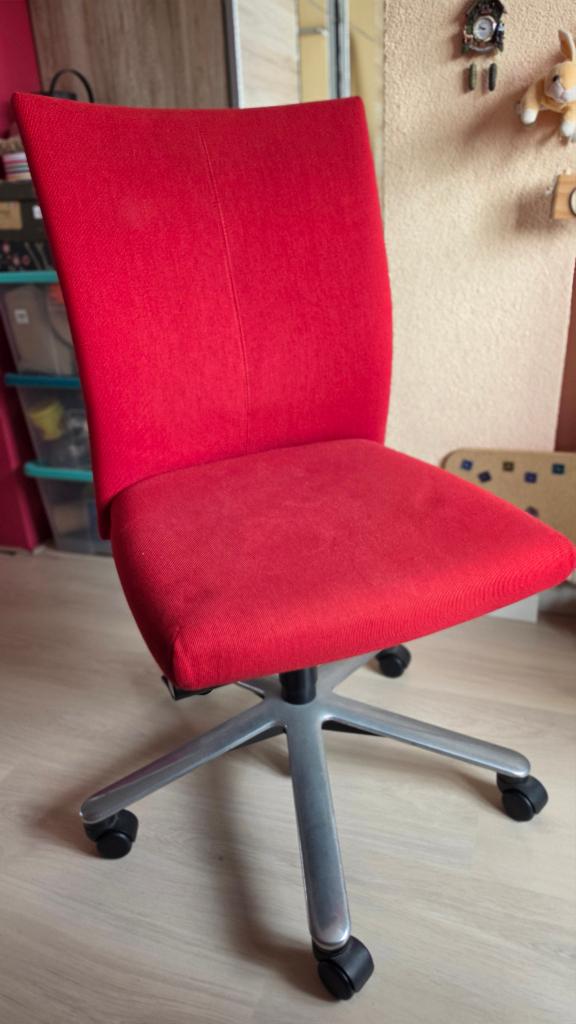 Bureaustoel: Stevig, instelbaar en comfortabel, Ophalen, Gebruikt, Bureaustoel, Rood