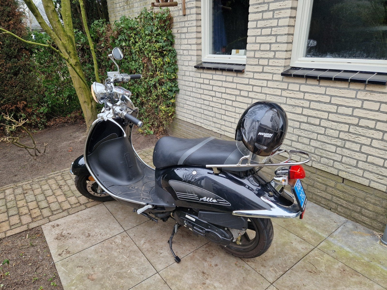 Sym Allo Scooter Zwart - Inclusief Helm en Windscherm, Ophalen, Gebruikt, SYM, Benzine