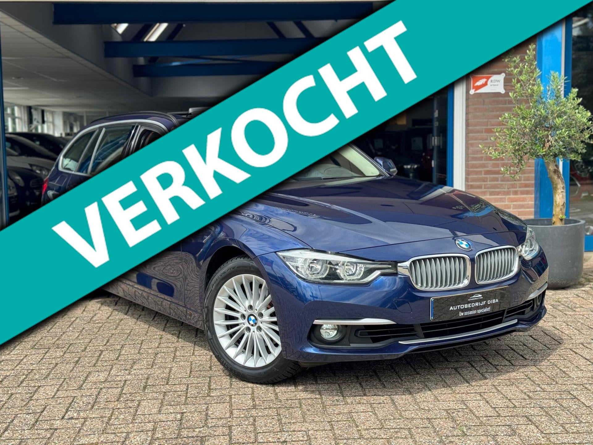BMW 3-serie Touring 320i Luxury 2019 AUT NAVI LEDER 1e Eig!, Auto's, Automaat, 1998 cc, Achterwielaandrijving, Euro 6