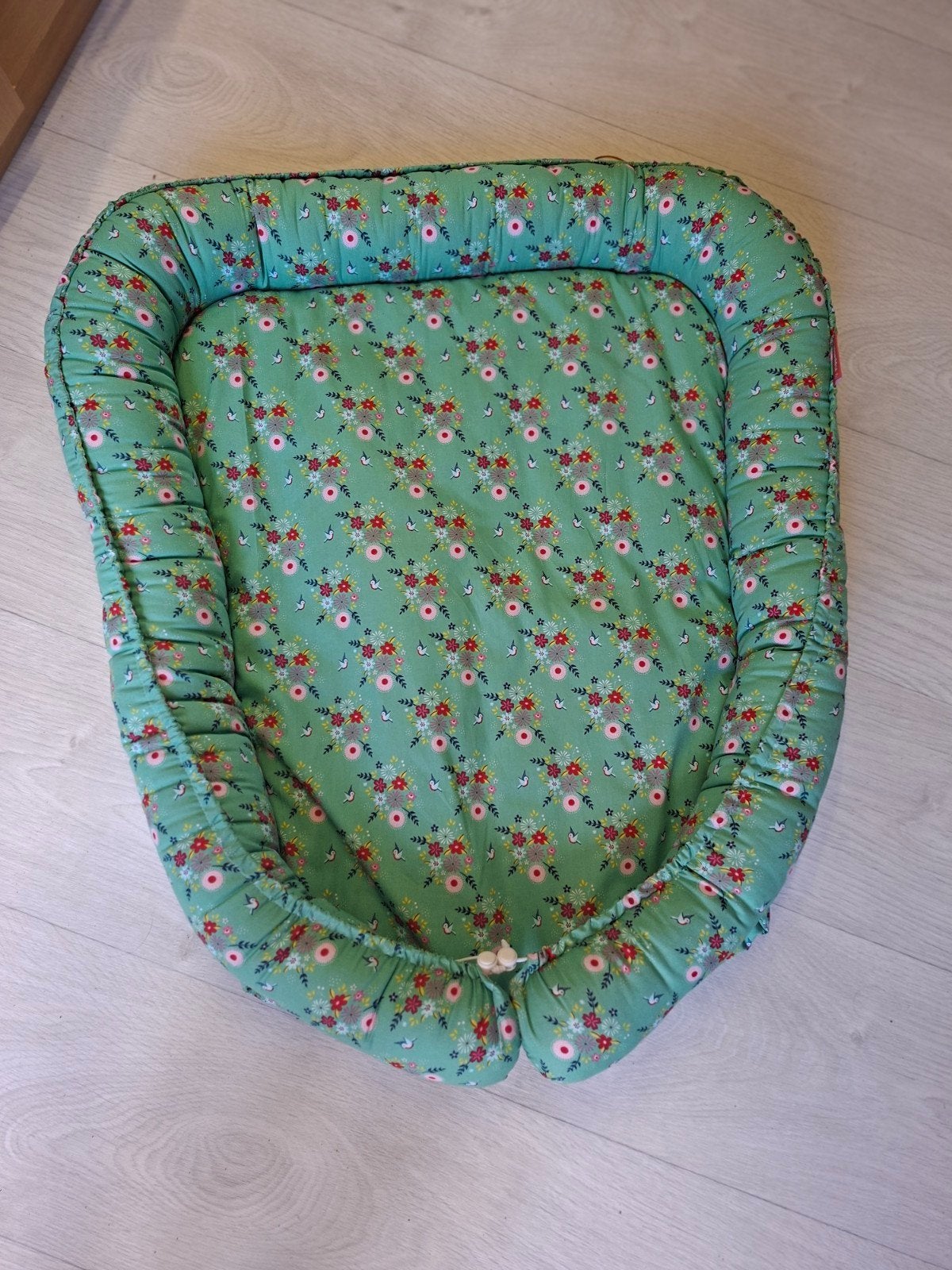 Duo babynestje met bloemenprint, Ophalen, Gebruikt