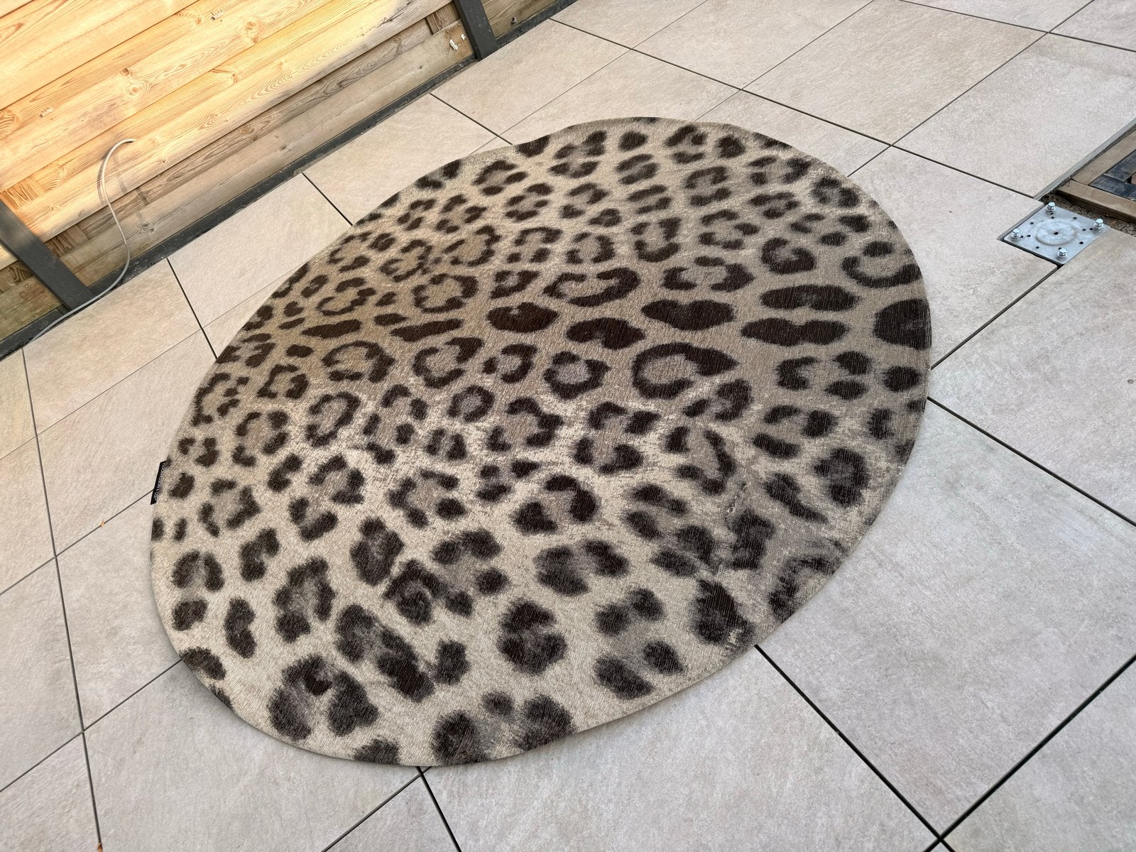 Fred van Leer Rond Vloerkleed & 2 Panterprint Kussens, Ophalen, Beige, Rond, Zo goed als nieuw