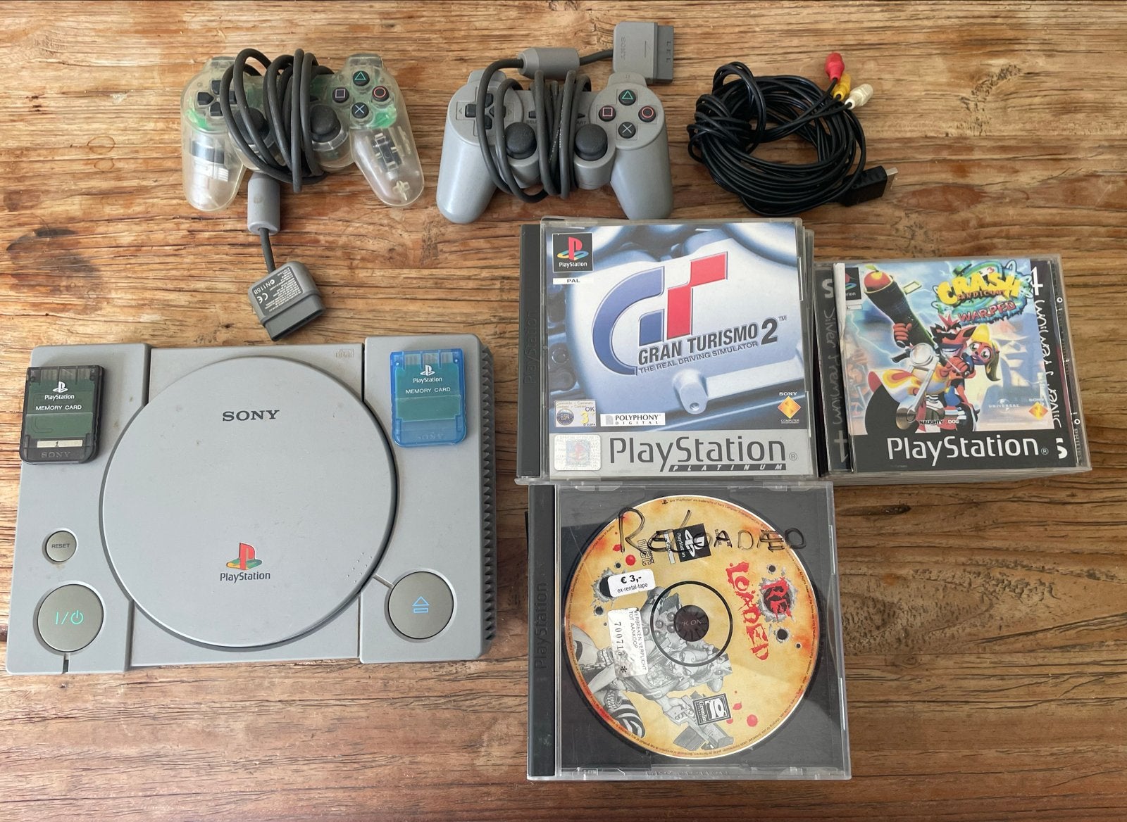 PLAYSTATION 1 console, twee controllers en mem blocks, games, Ophalen, Gebruikt, Met 2 controllers, Met games