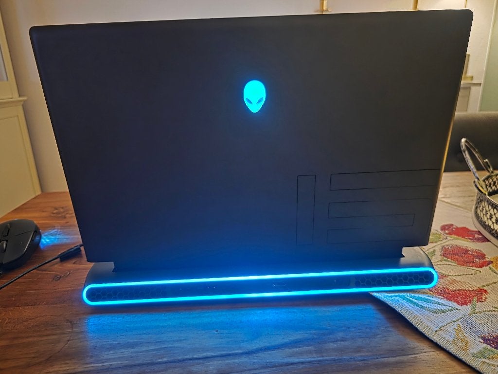 Alienware M15 Ryzen7 ed. R5 rtx3070 gaming laptop, Ophalen, Ryzen 7 5800H, Alienware, Zo goed als nieuw
