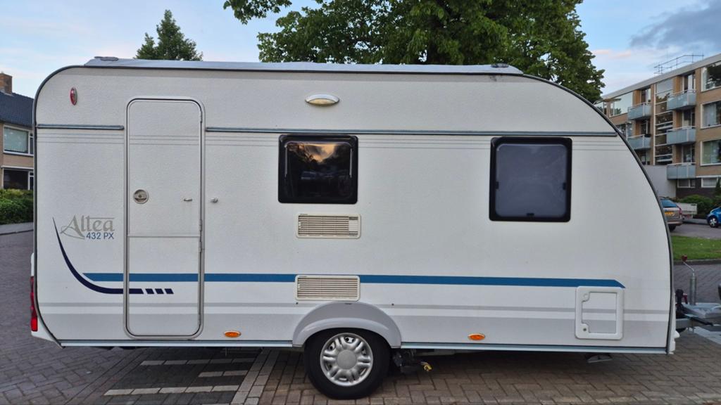 Adria Altea 432 PX met mover en complete uitrusting, Frans bed, Treinzit, 750 - 1000 kg, Particulier