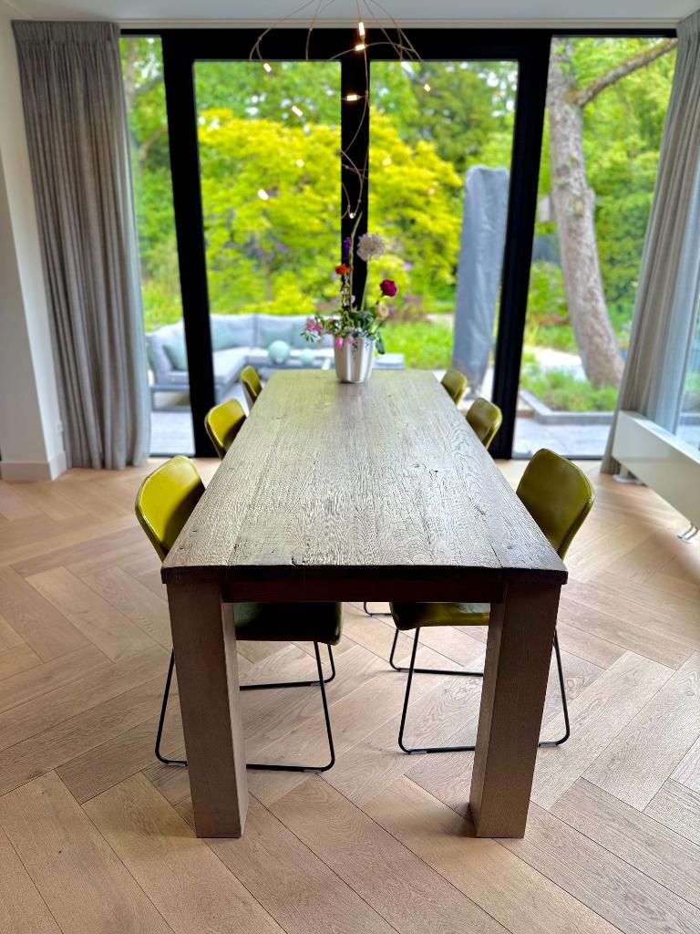 Rustieke eiken eettafel 240x90 + 6 olijfgroene leren stoelen, Huis en Inrichting, Tafels | Eettafels, Ophalen, Gebruikt, Rustiek