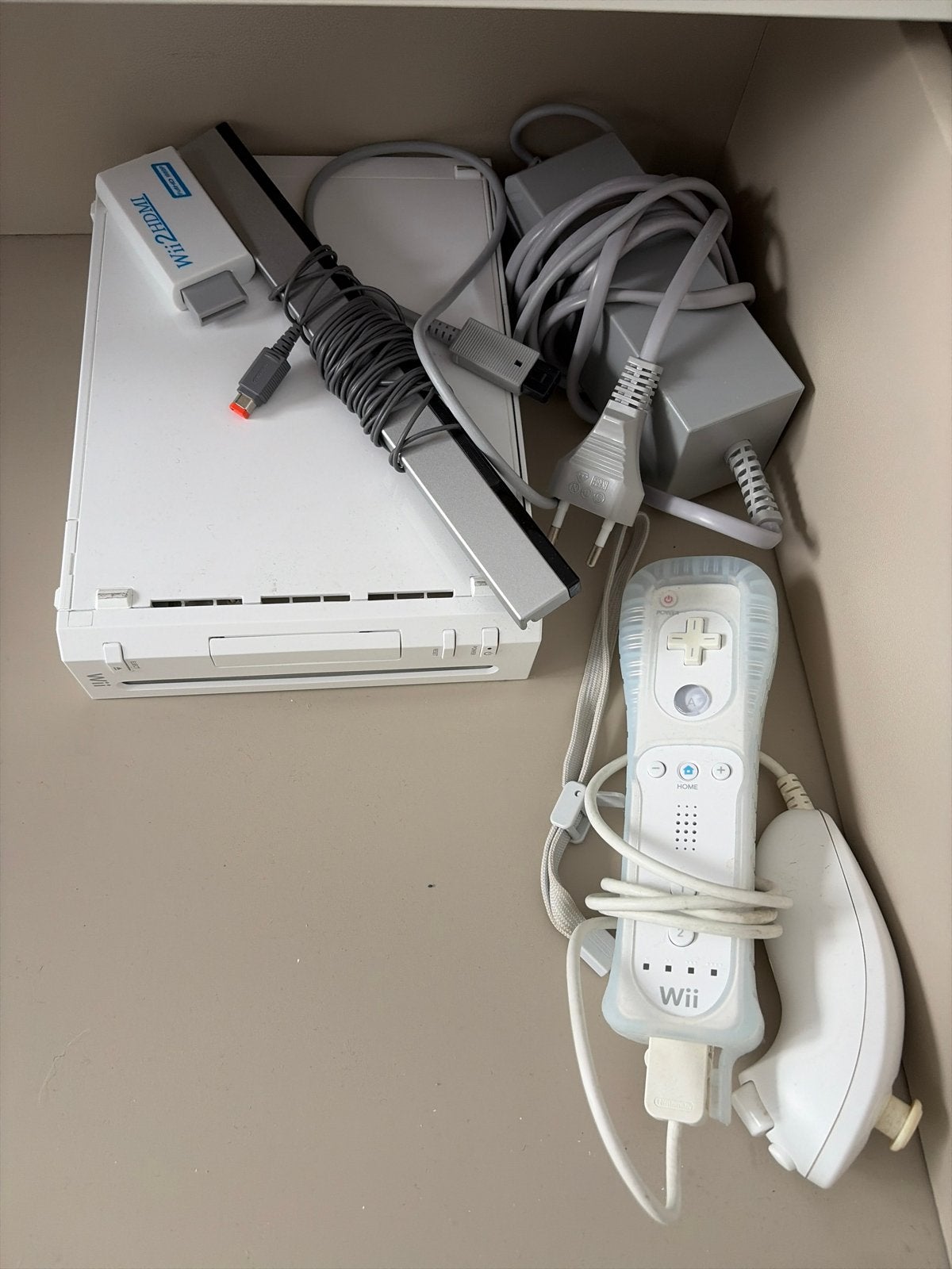Nintendo Wii Console met accessoires en Wii2HDMI, Spelcomputers en Games, Ophalen, Gebruikt, Met 1 controller