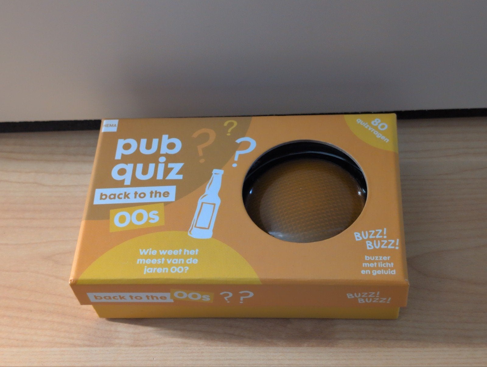 Pubquiz Back to the 00s met buzzer, Vijf spelers of meer, Ophalen of Verzenden, Zo goed als nieuw, Hema