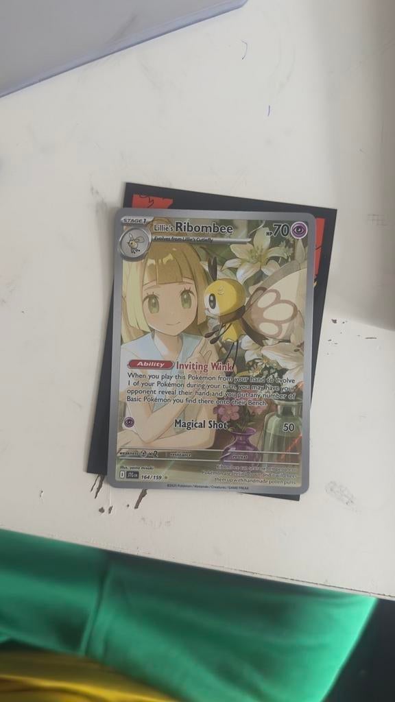 Lillie's Ribombee (164/159) - Pokemon Kaart, Ophalen of Verzenden, Zo goed als nieuw, Losse kaart, Foil