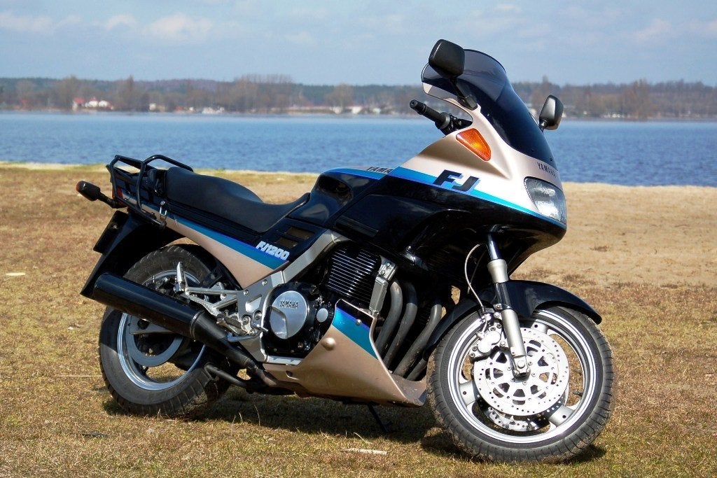Yamaha FJ1200 - Projectmotor met potentieel, 4 cilinders, Motorrijbewijs A, Info@yamaha.com, Koolhovenlaan 101, 1119 NC Schiphol-Rijk