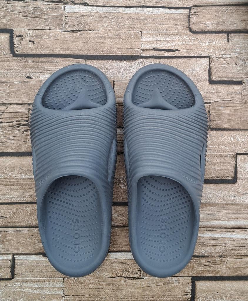 CROCS - licht grijze slippers  unisex, 40, Slippers, Verzenden, Zo goed als nieuw, Crocs