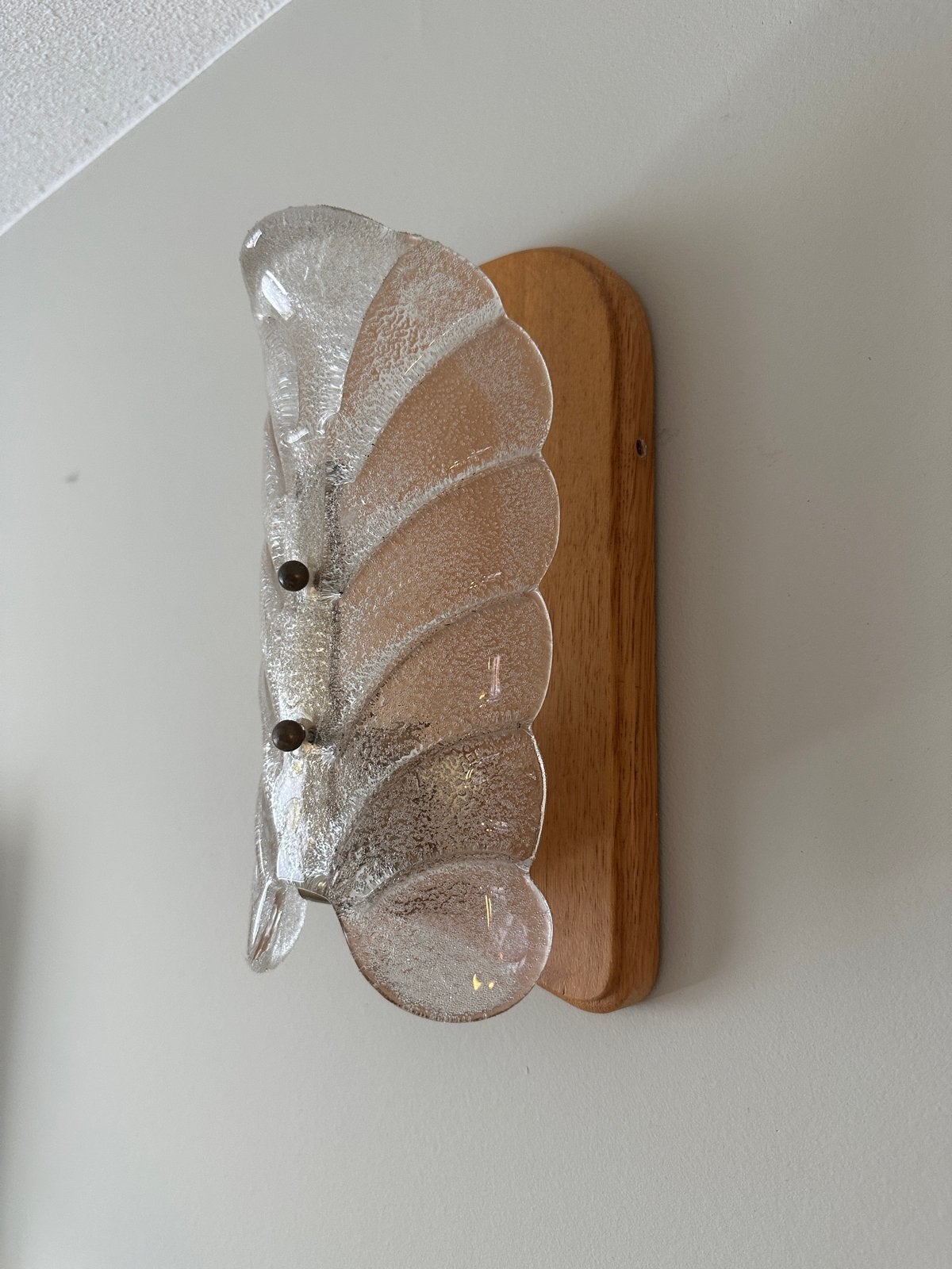Murano glas wandlamp op eikenhout met messing details, Ophalen