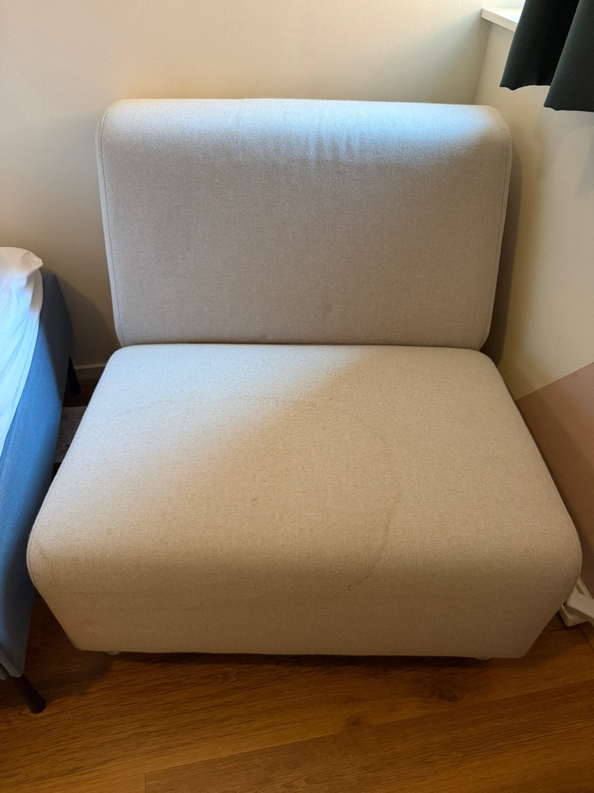 Love seat, grijs, Ophalen, Tweepersoons, 75 tot 100 cm, Zo goed als nieuw