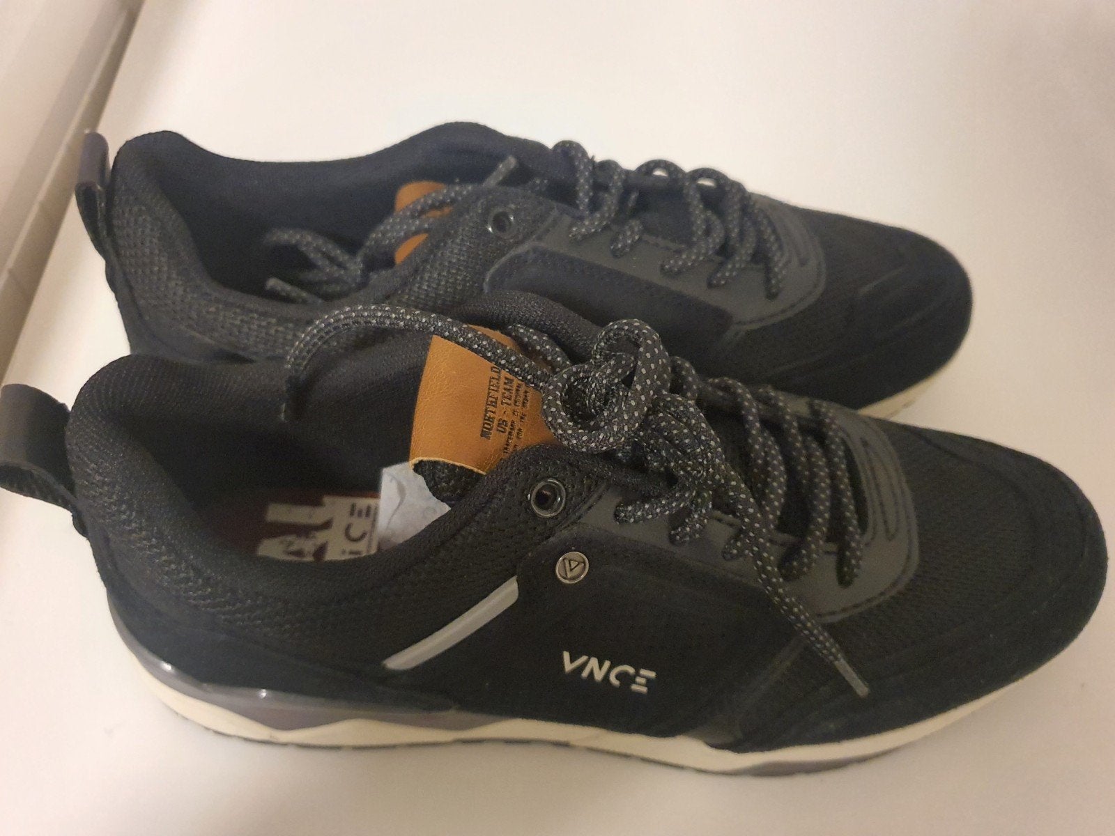 Heren schoenen helemaal nieuw maat 40 te koop, Zwart, Nieuw, Ophalen of Verzenden, Sneakers of Gympen