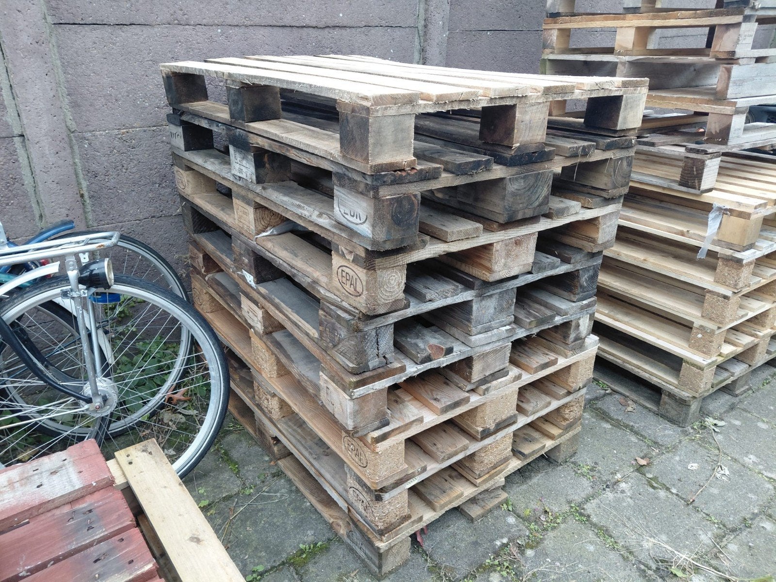7 Europallets en 1 merkloze pallet te koop, Ophalen, 50 mm of meer, Pallet, Minder dan 200 cm