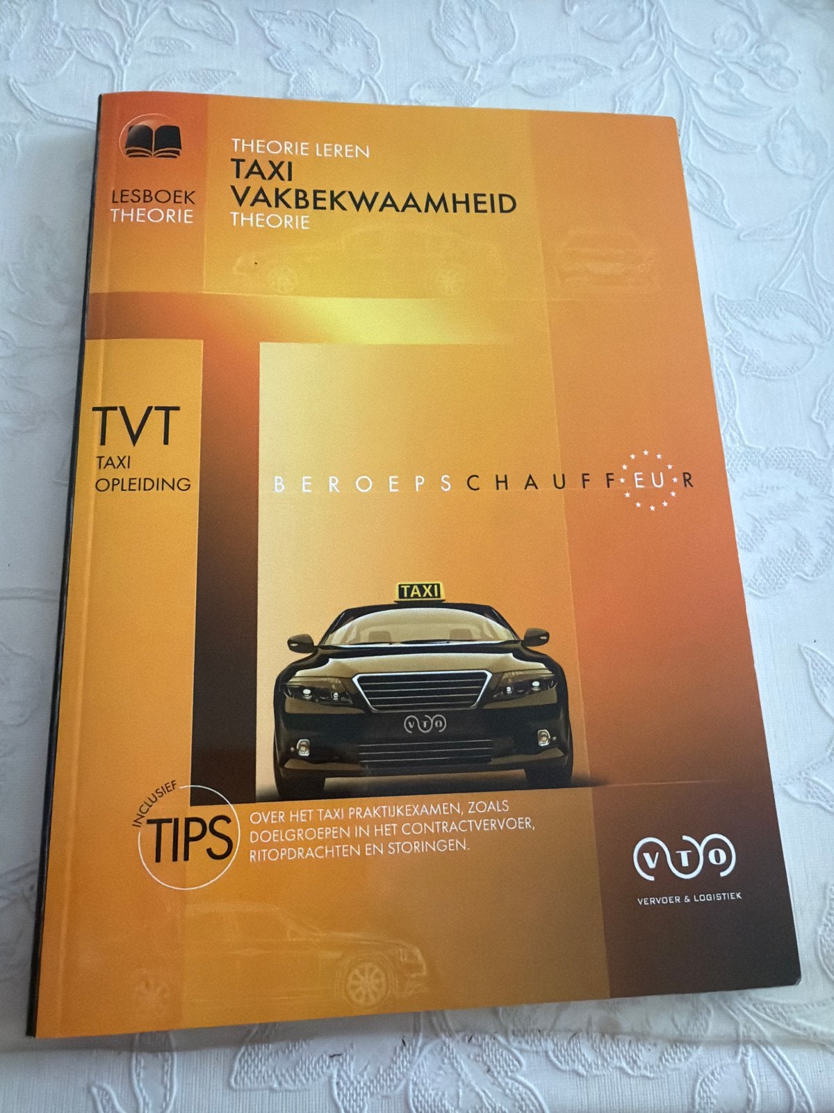 Lesboek Taxi Vakbekwaamheid Theorie - TVT Taxi Opleiding, Boeken, Ophalen of Verzenden, Zo goed als nieuw, MBO