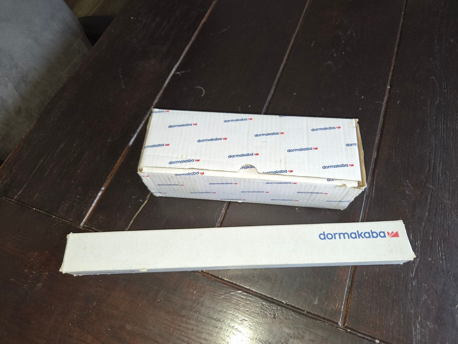Nieuwe Dormakaba zware deurdranger in doos, Ophalen of Verzenden, Nieuw, Overige materialen, Overige typen