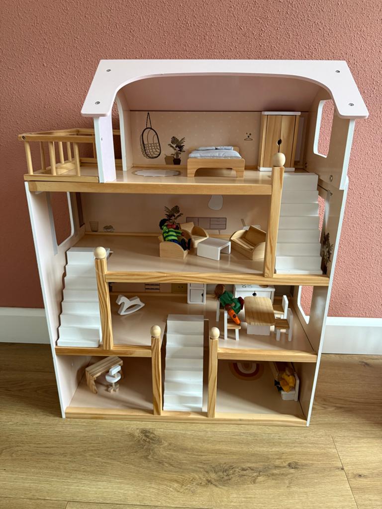 Petite Amelie Poppenhuis La Lyonnaise + Meubels & Poppen, Ophalen, Zo goed als nieuw, Poppenhuis